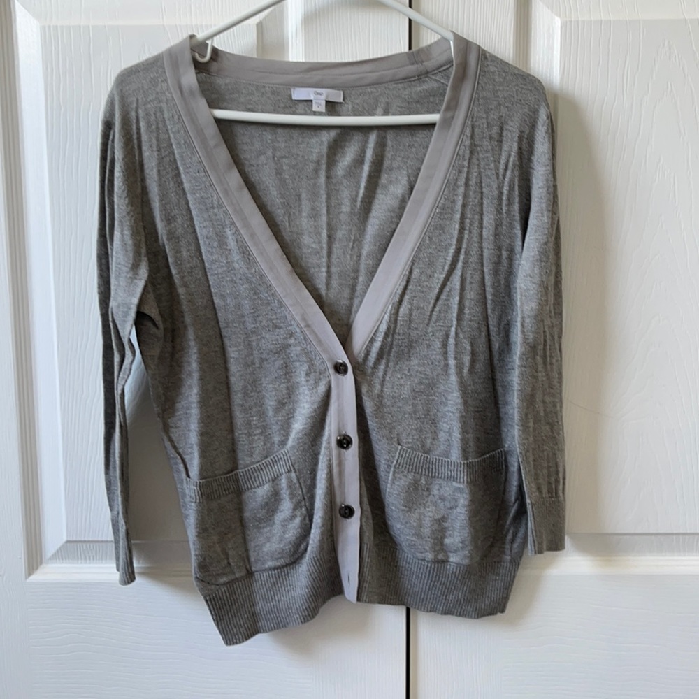 GAP Gray Cardigan Sweater V-Neck Lightweight